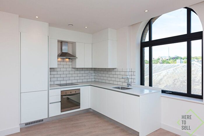 1 Bedroom Flat To Rent In Cambridge House, Mayes Road, Wood Green, London, N22