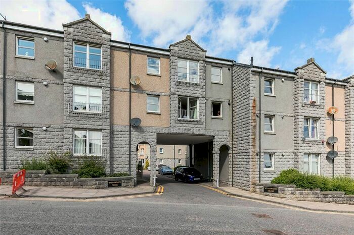 2 Bedroom Flat To Rent In Willowgate Close, Aberdeen, AB11