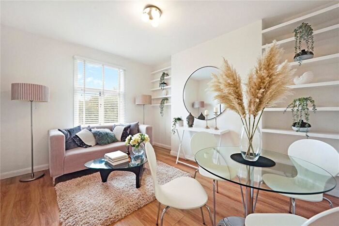 2 Bedroom Apartment To Rent In Crayford Road, London, N7