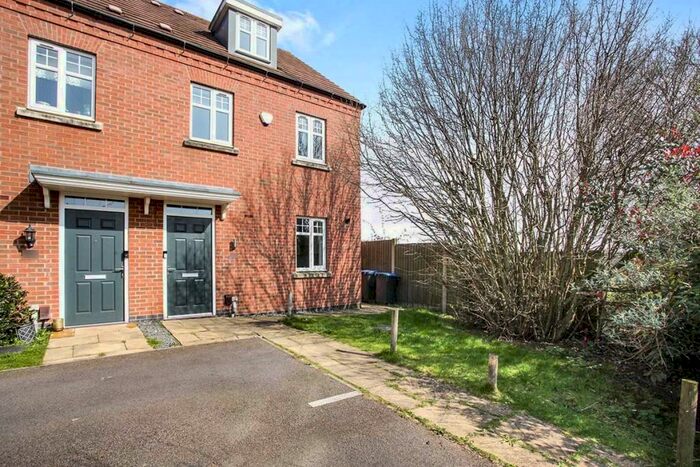 3 Bedroom End Of Terrace House To Rent In Jubilee Way, Burbage, Hinckley, Leicestershire, LE10