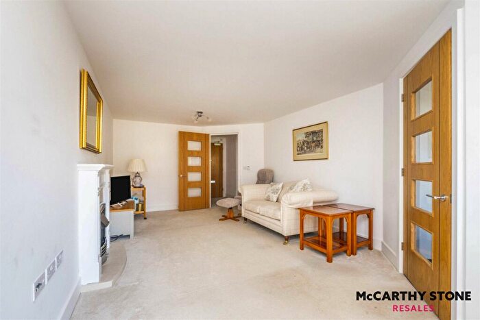 2 Bedroom Apartment For Sale In Turner House, St. Margarets Way, Midhurst, GU29