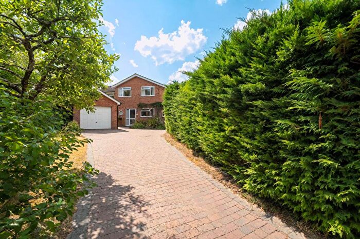 4 Bedroom Detached House For Sale In Albany Road, Andover, SP10
