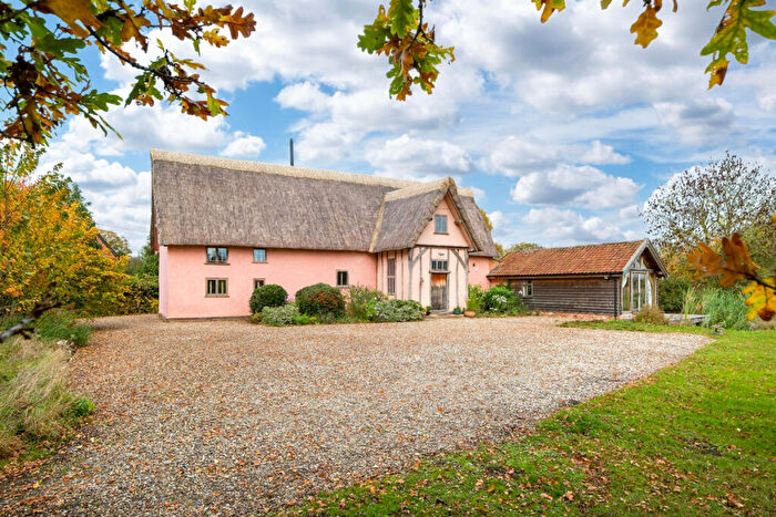 4 Bedroom Barn Conversion For Sale In The Street, Eye, IP21