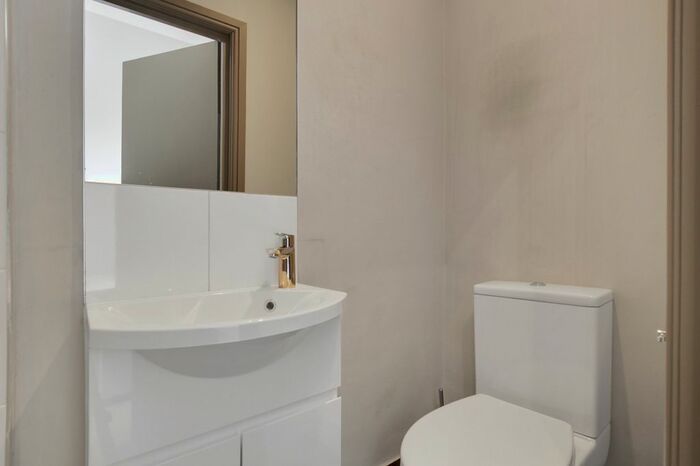 Studio To Rent In Fordwych Road, London, NW2