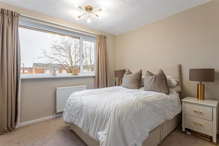 2 Bedroom Flat For Sale In Lowbiggin, NE5
