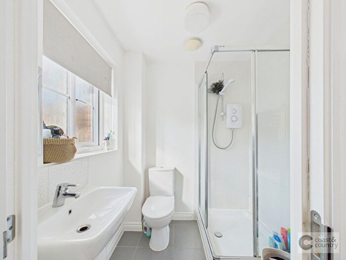 3 Bedroom Detached House For Sale In Burnet Road, Newton Abbot, TQ12