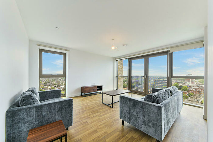 3 Bedroom Apartment To Rent In Seven Sisters London, N15