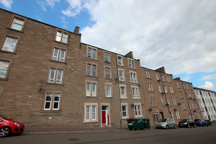 2 Bedroom Flat To Rent In Benvie Road, DD2