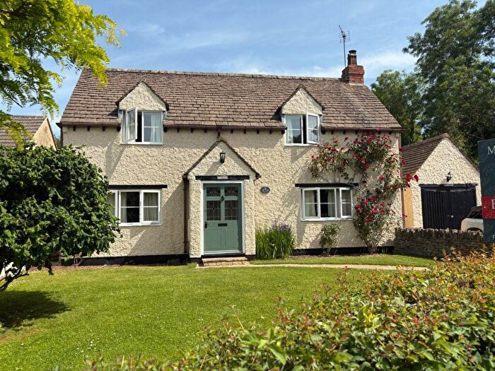 3 Bedroom Detached House For Sale In Rixon Gate, Ashton Keynes, Swindon, Wiltshire, SN6