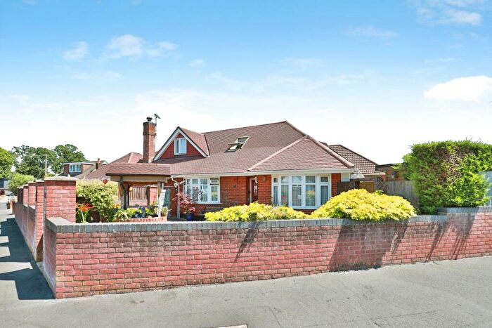 4 Bedroom Bungalow For Sale In Strathmore Road, Muscliff, Bournemouth, Dorset, BH9