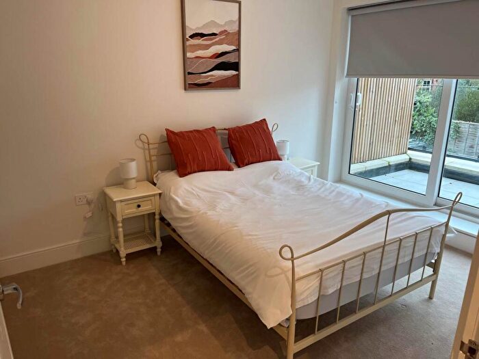 1 Bedroom Flat To Rent In Highclere House, Kings Road, Sunninghill, SL5