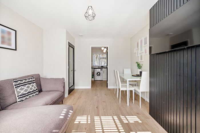 1 Bedroom Terraced Bungalow For Sale In Ref: Gk - Redwing Avenue, Farncombe, GU7
