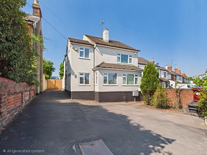 4 Bedroom End Of Terrace House For Sale In Armour Road, Tilehurst, Reading, RG31