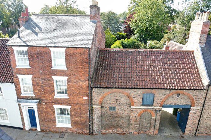 4 Bedroom Terraced House For Sale In Lairgate, Beverley, HU17