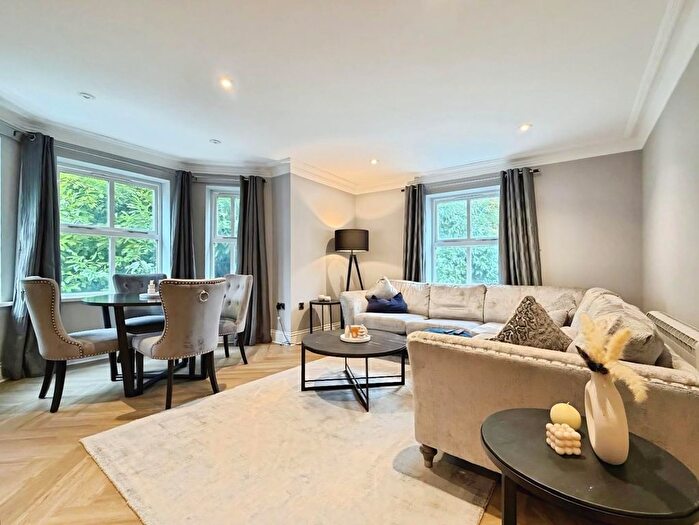 2 Bedroom Flat To Rent In Chaseley Road, Salford, M6