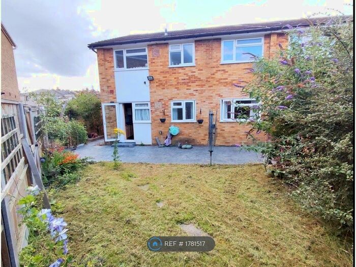 2 Bedroom Maisonette To Rent In Brentwood Close, London, SE9