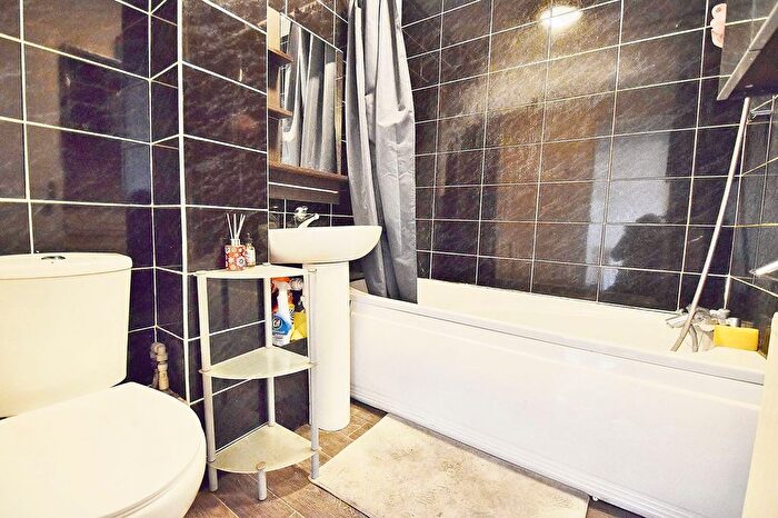 1 Bedroom Studio To Rent In Holly Lodge, Brooke Avenue, Harrow, HA2