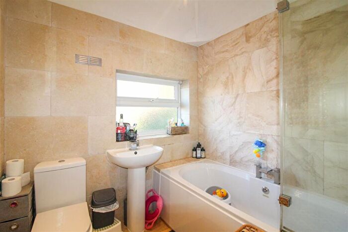 2 Bedroom End Of Terrace House To Rent In Victoria Avenue, Ripon, HG4