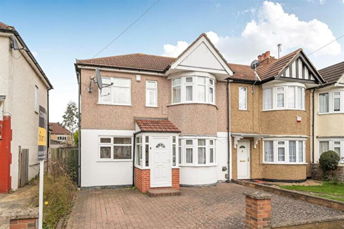 4 Bedroom End Of Terrace House For Sale In Flamborough Road, Ruislip, HA4