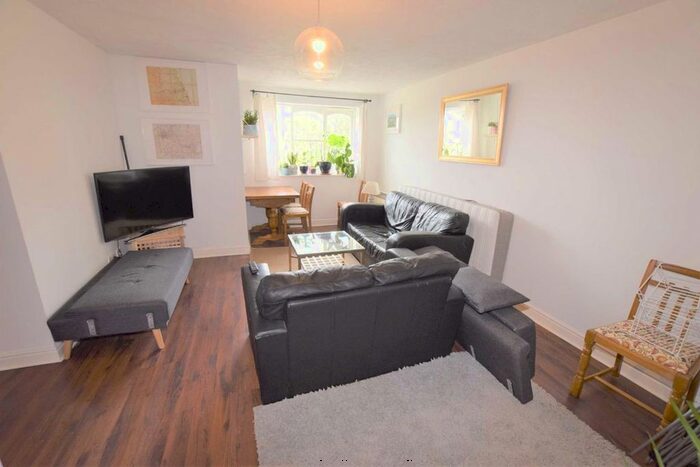 2 Bedroom Flat To Rent In Vanderville Gardens, East Finchley, London N2