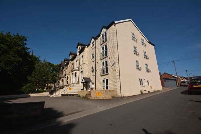 2 Bedroom Flat To Rent In King Road, Harrogate, North Yorkshire, HG1