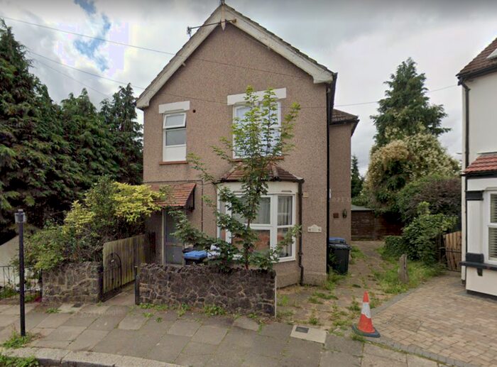 3 Bedroom Flat To Rent In Holmwood Road, Enfield EN3