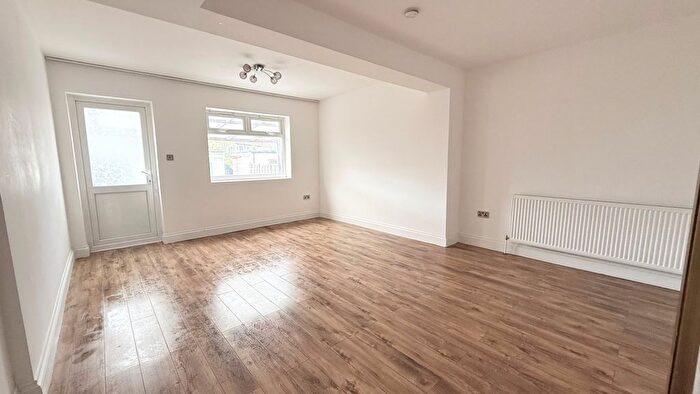 4 Bedroom Property To Rent In Rayners Lane, Harrow, HA2