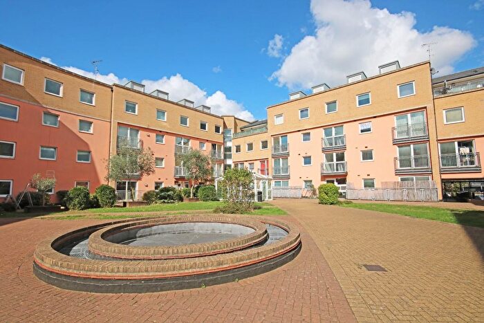 1 Bedroom Flat For Sale In Wooldridge Close, Feltham, TW14