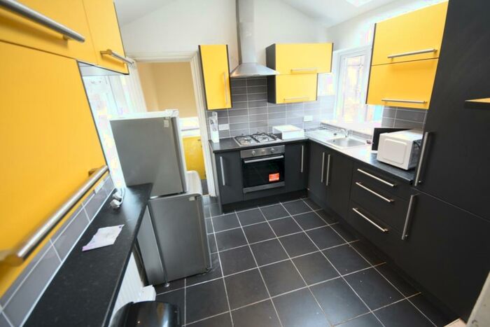 6 Bedroom Maisonette To Rent In Brentwood Avenue, Jesmond, NE2