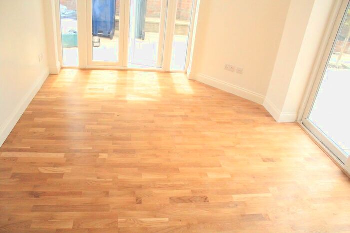 Studio To Rent In The Fairway, Acton, W3