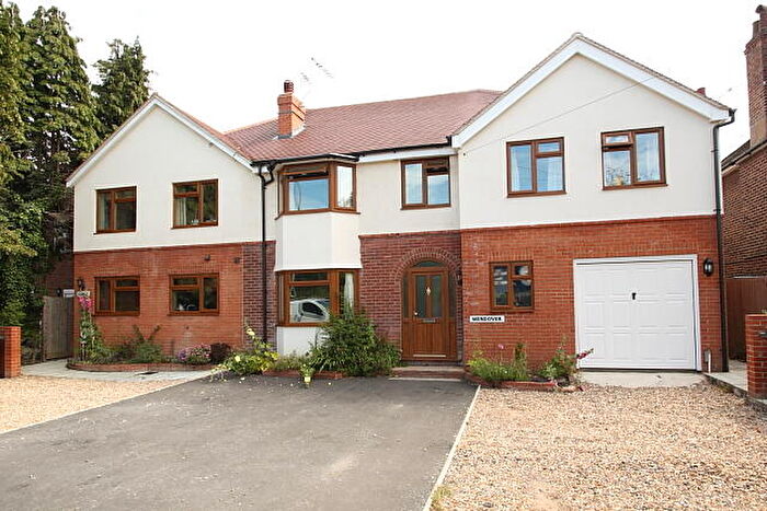 3 Bedroom Semi-Detached House To Rent In Knaphill, Woking, GU21