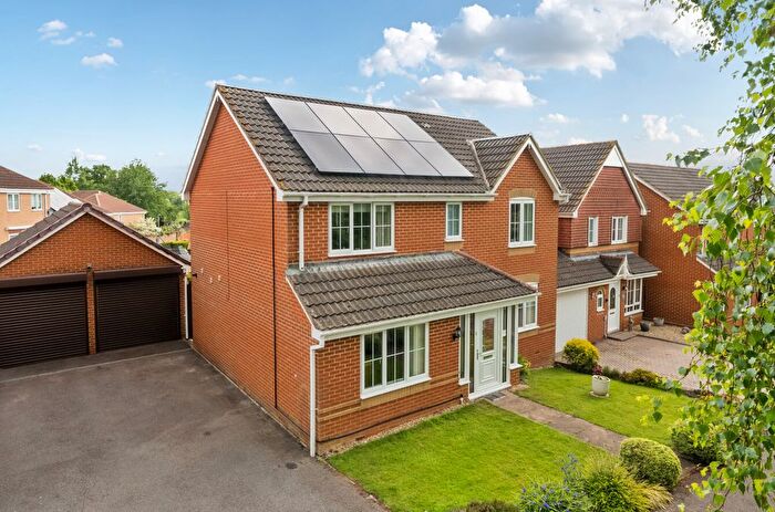 4 Bedroom Detached House For Sale In Windsor Close, Cullompton, Devon, EX15