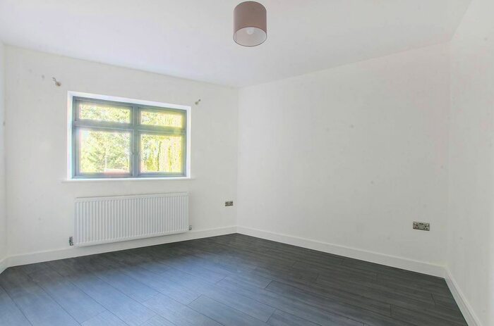 1 Bedroom Flat To Rent In Sweeps Lane, Orpington, BR5
