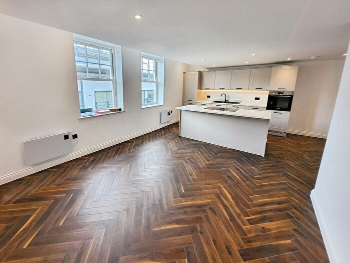 2 Bedroom Flat To Rent In Brewery Street, Altrincham, WA14