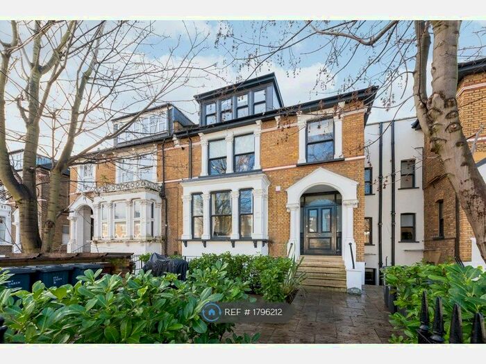 3 Bedroom Flat To Rent In Queens Drive, London, N4