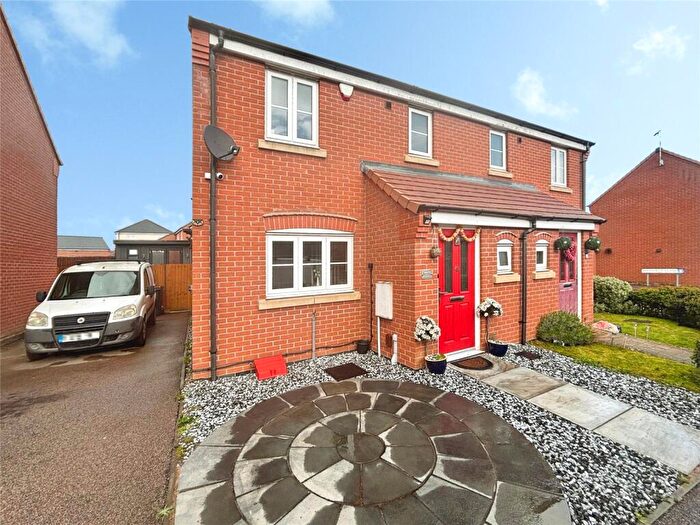 3 Bedroom Semi-Detached House To Rent In Long Meadow Way, Birstall, Leicester, Leicestershire, LE4