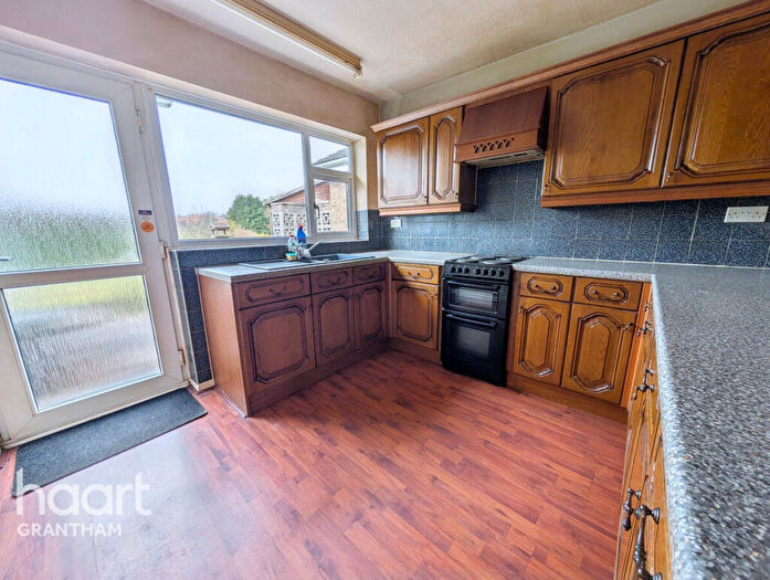 2 Bedroom Detached Bungalow For Sale In Greenfields Lane, Sleaford, NG34