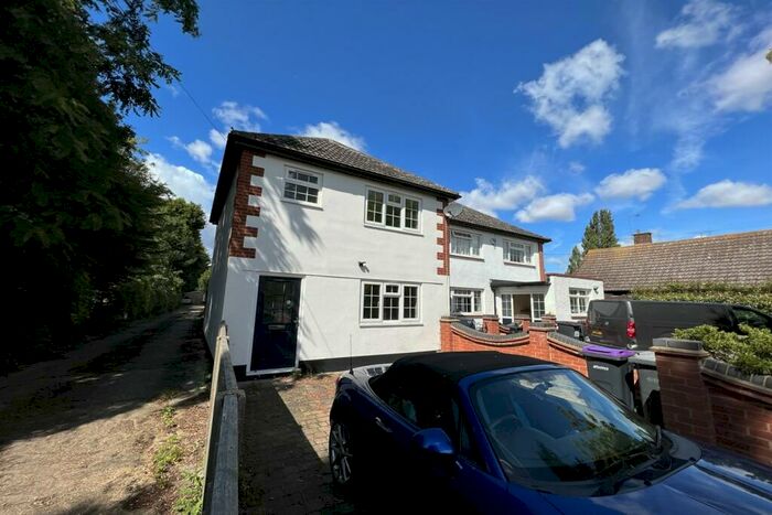 2 Bedroom Semi-Detached House To Rent In Bedroom Semi Detached House In Southend On Sea, SS3