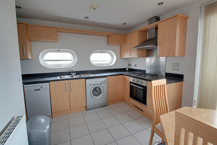 2 Bedroom Maisonette To Rent In Watkin Road, Leicester, LE2