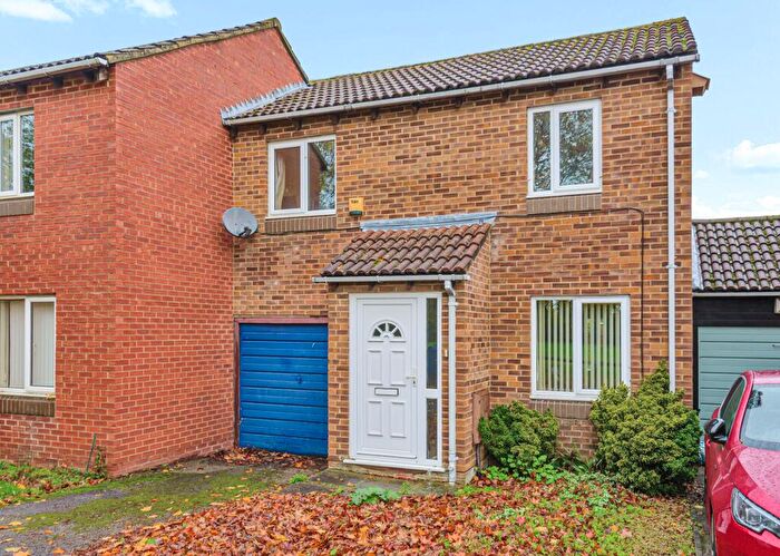 2 Bedroom Link Detached House To Rent In Flatford Place, Kidlington, OX5