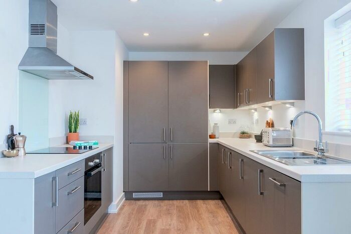 1 Bedroom Apartment To Rent In Holmbush Mews, Crawley, West Sussex, RH12