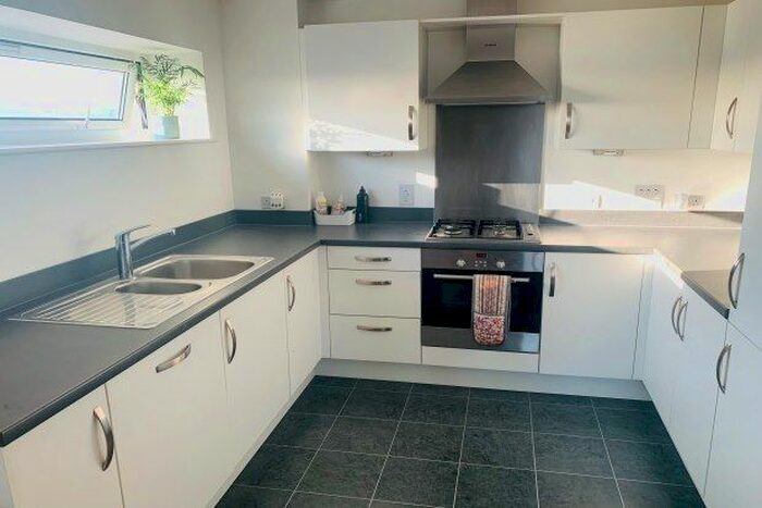 2 Bedroom Flat To Rent In Newfoundland Way, Bristol, BS20