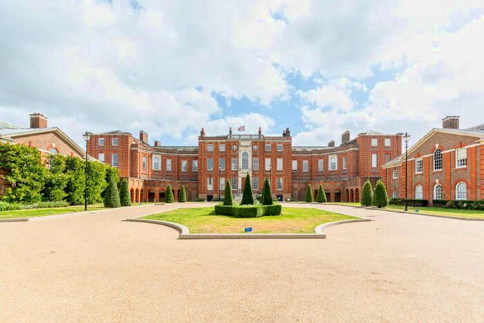 1 Bedroom Flat For Sale In Vitali Close, Roehampton, London, SW15
