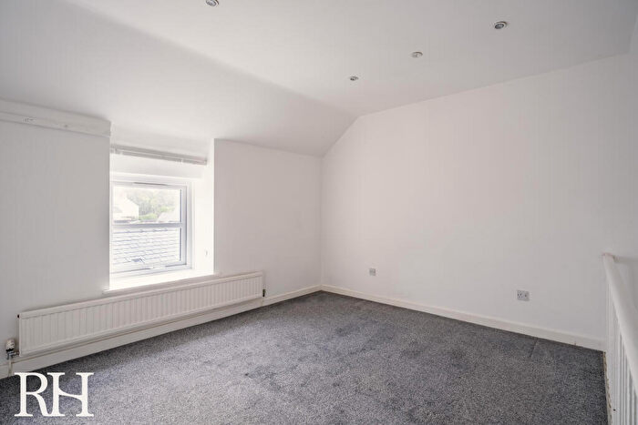1 Bedroom Semi-Detached House To Rent In , LL31
