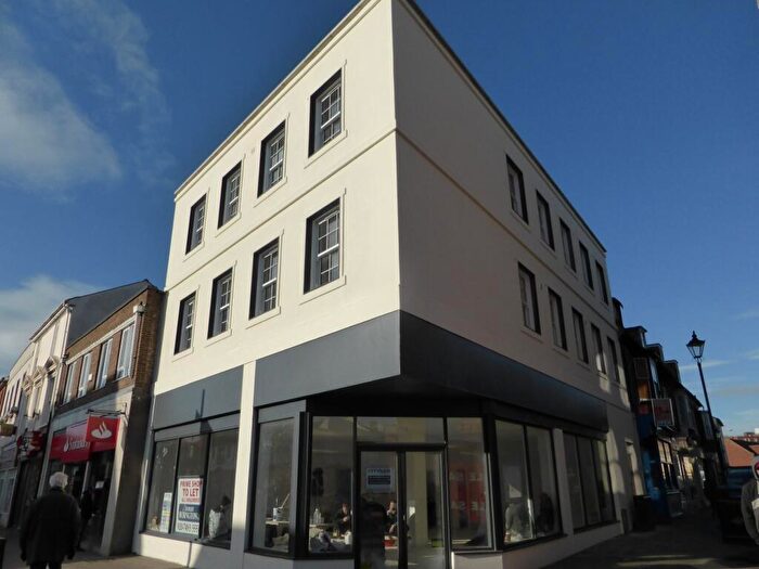 1 Bedroom Flat To Rent In Flat - High Street, Newmarket, Suffolk, CB8