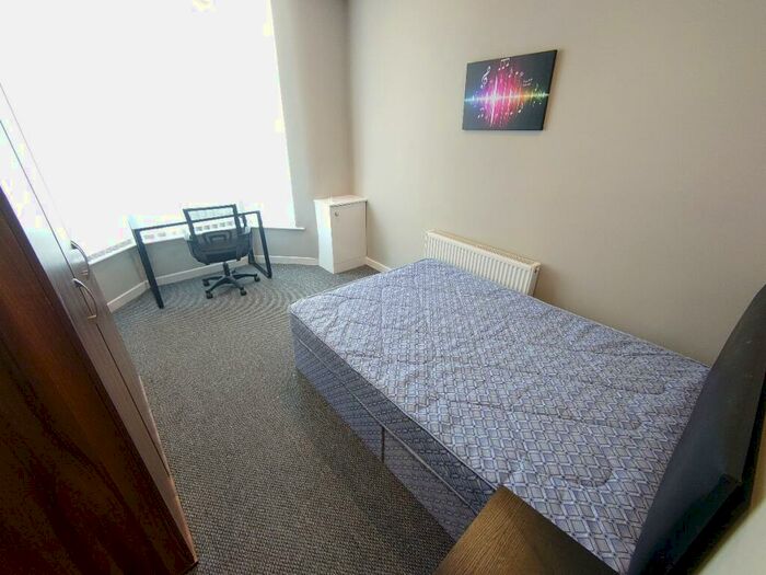 4 Bedroom Terraced House To Rent In Cotswold Street, Liverpool, L7