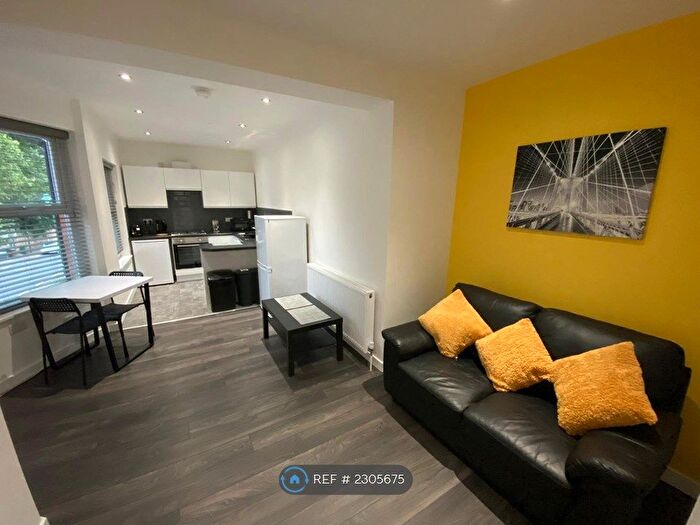 3 Bedroom Flat To Rent In Addison Street, Nottingham, NG1
