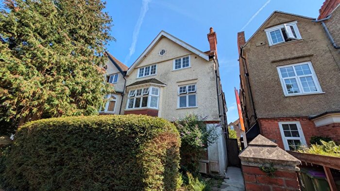 2 Bedroom Flat To Rent In Grimston Gardens, Folkestone, Kent, CT20