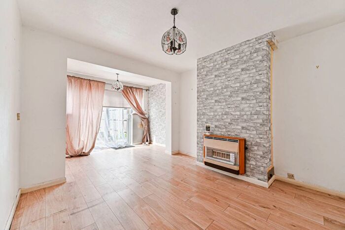 3 Bedroom Terraced House To Rent In Harcourt Road, Thornton Heath, CR7