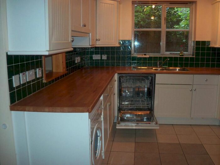 4 Bedroom Detached House To Rent In Borgard Road, London SE18